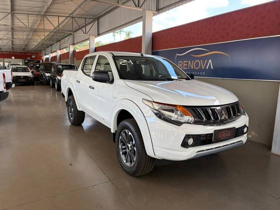 MITSUBISHI L200 TRITON 2.4 16V TURBO DIESEL SPORT GLS CD 4P 4X4 AUTOMÁTICO MITSUBISHI L200 TRITON 2.4 16V TURBO DIESEL SPORT GLS CD 4P 4X4 AUTOMÁTICO